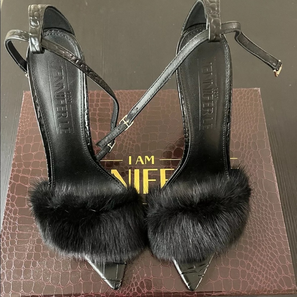 I am Jennifer Le Croc x Fur (black). Size 9